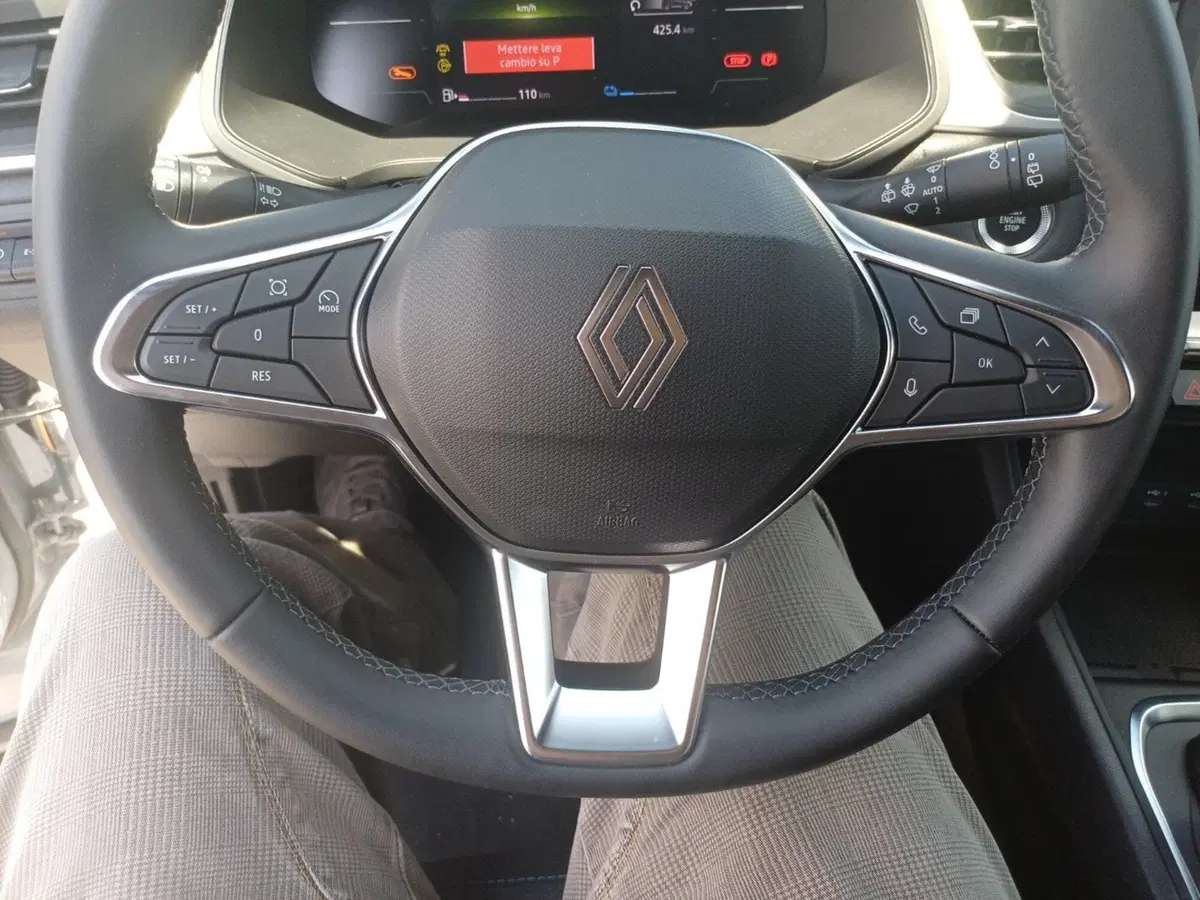 Renault Symbioz nuova a Frosinone (16)