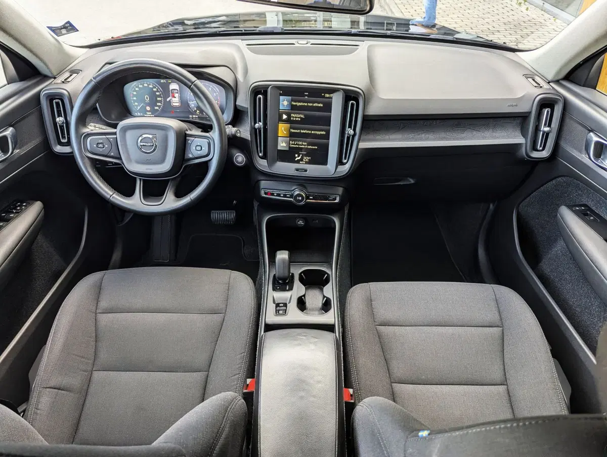 Volvo XC40 usata a Pescara (12)