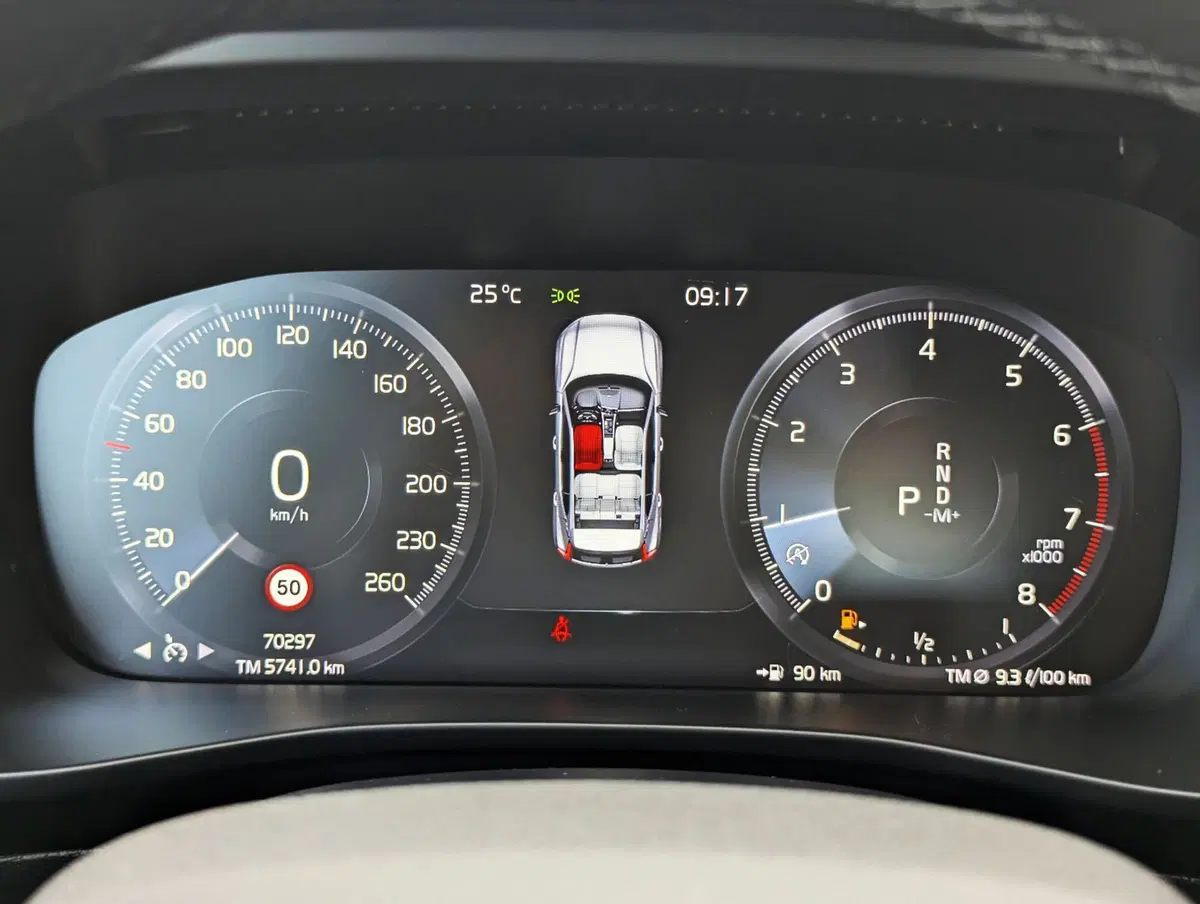 Volvo XC40 usata a Pescara (13)
