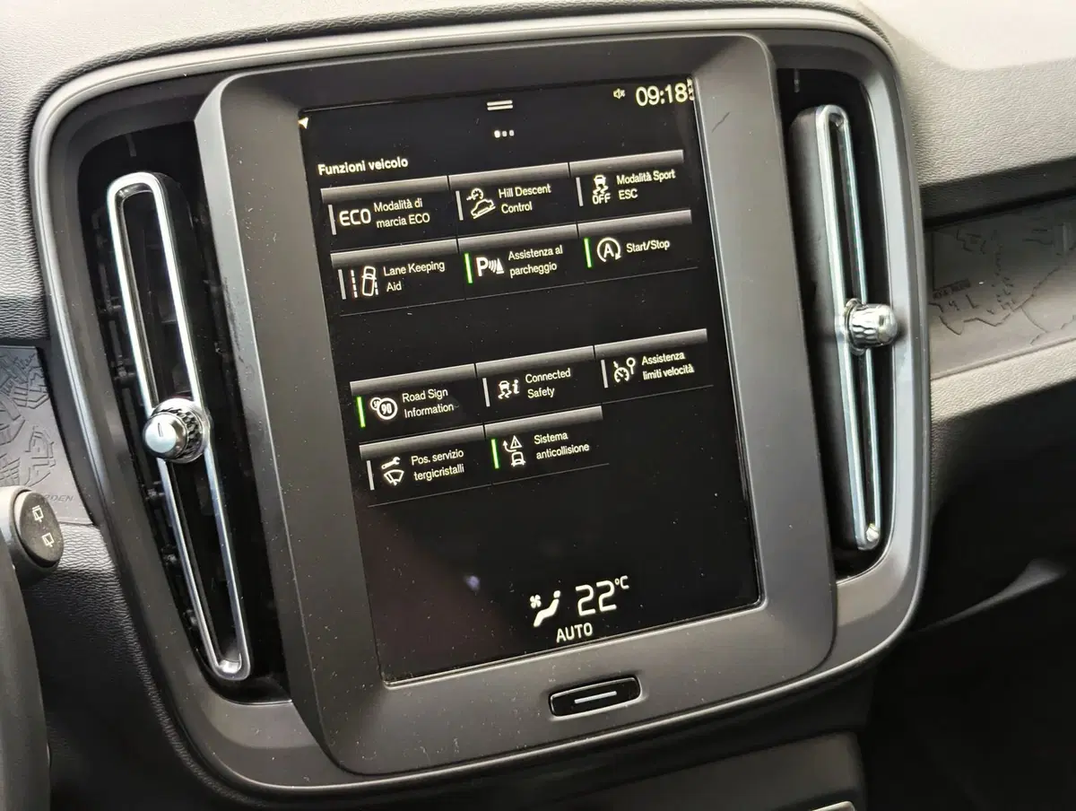 Volvo XC40 usata a Pescara (15)