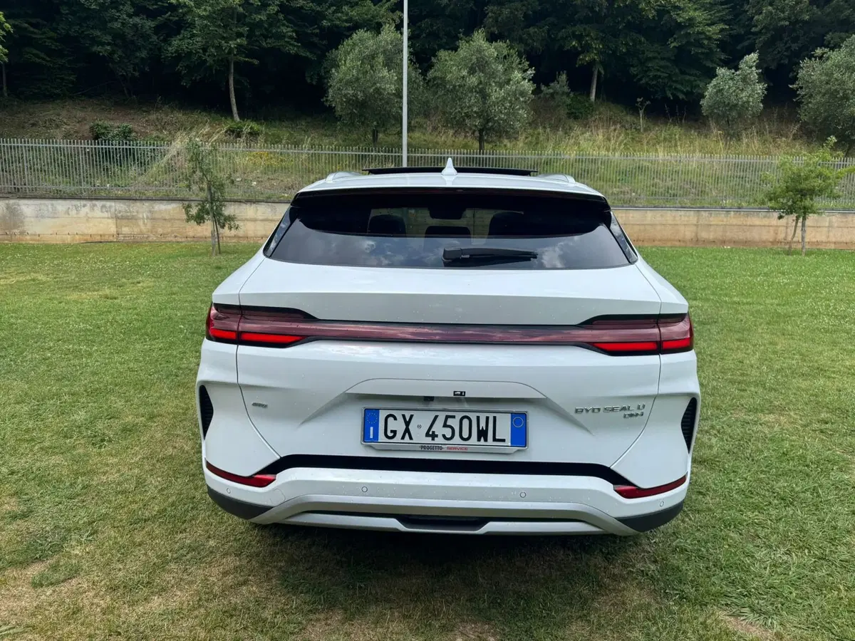 Byd Seal U DM-i  usata a Salerno (11)