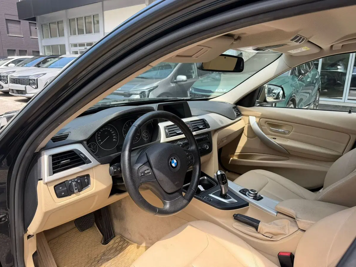 BMW Serie 3 usata a Rimini (16)
