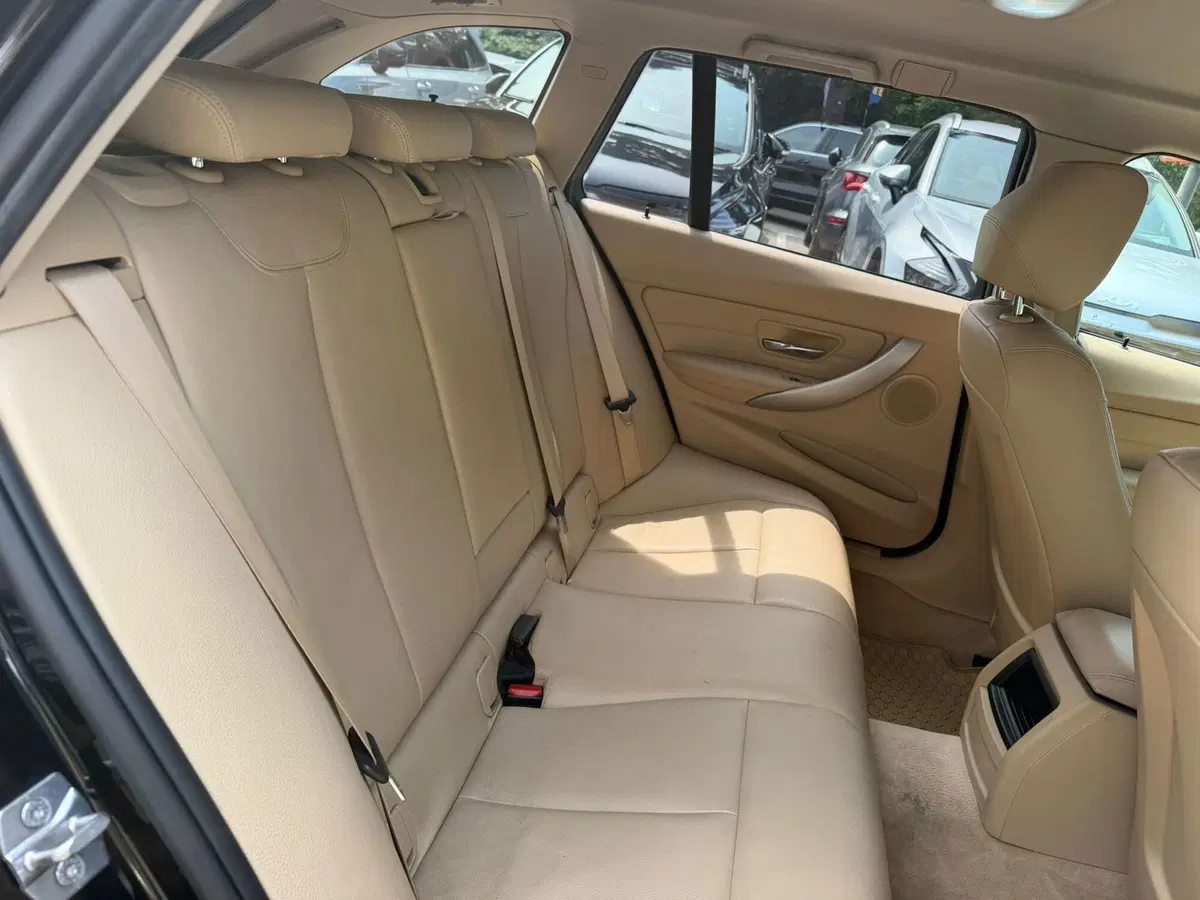 BMW Serie 3 usata a Rimini (17)