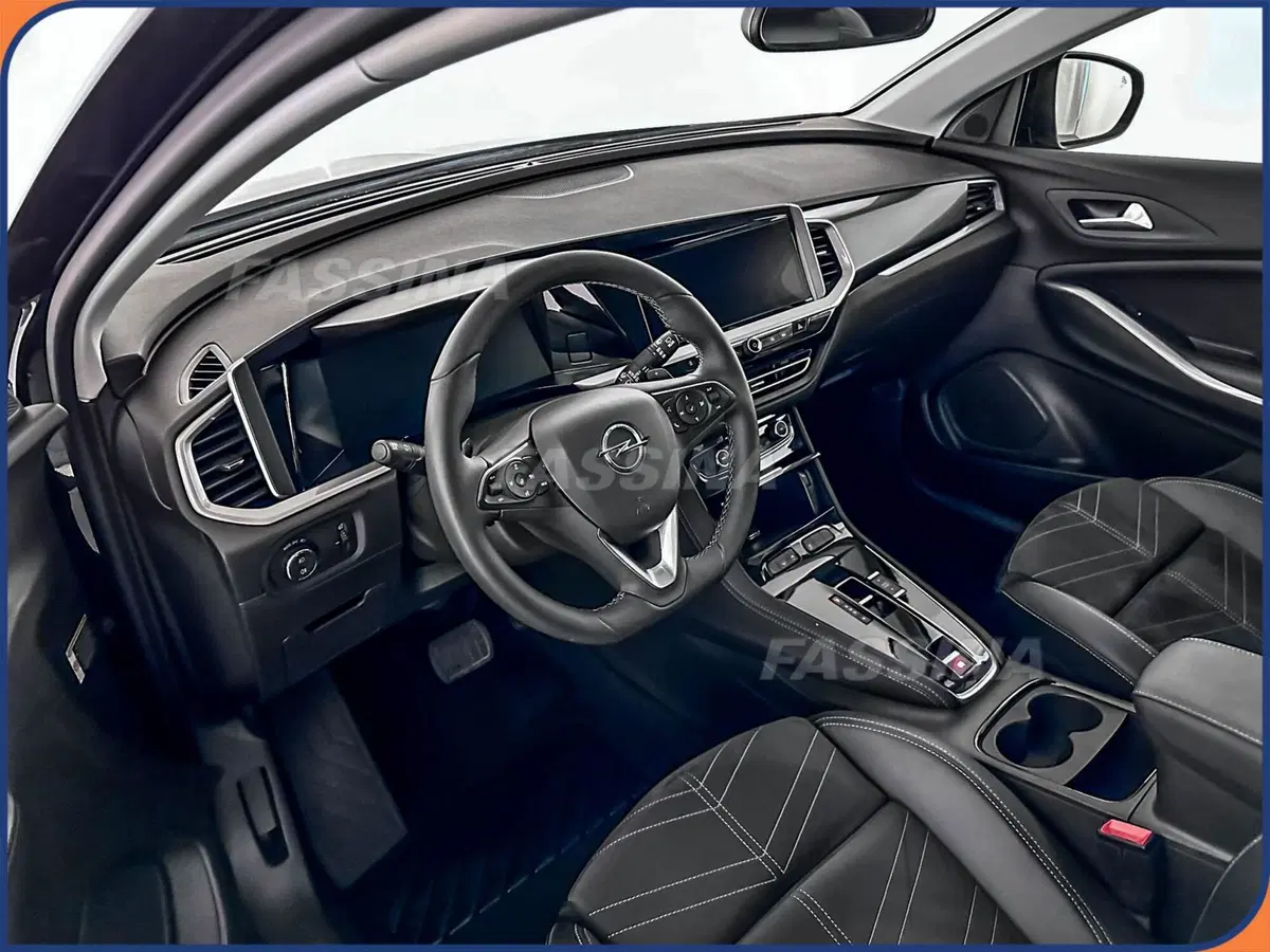 Opel Grandland usata a Milano (9)