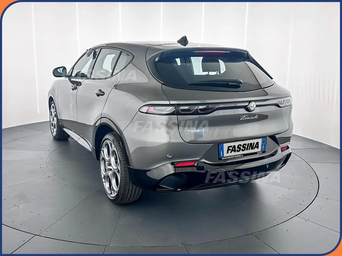 Alfa Romeo Tonale nuova a Milano (4)