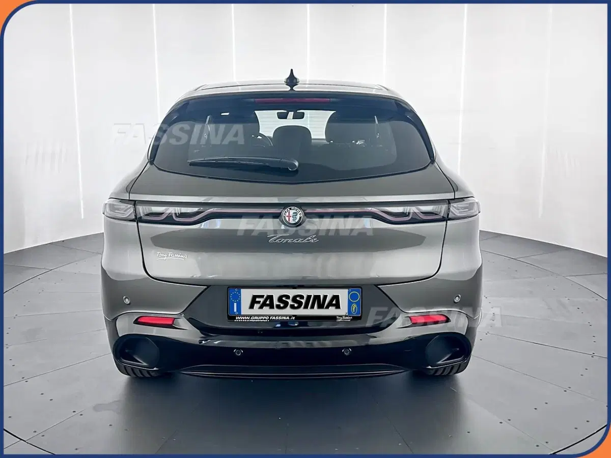 Alfa Romeo Tonale nuova a Milano (5)