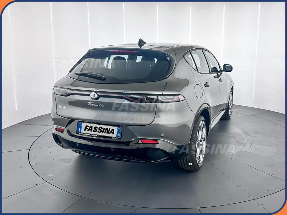 Alfa Romeo Tonale nuova a Milano (6)
