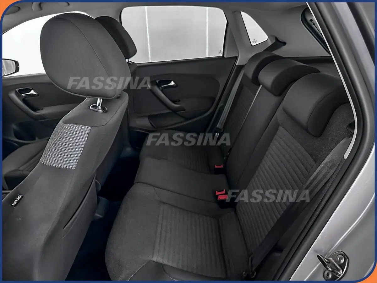 Volkswagen Polo usata a Milano (10)