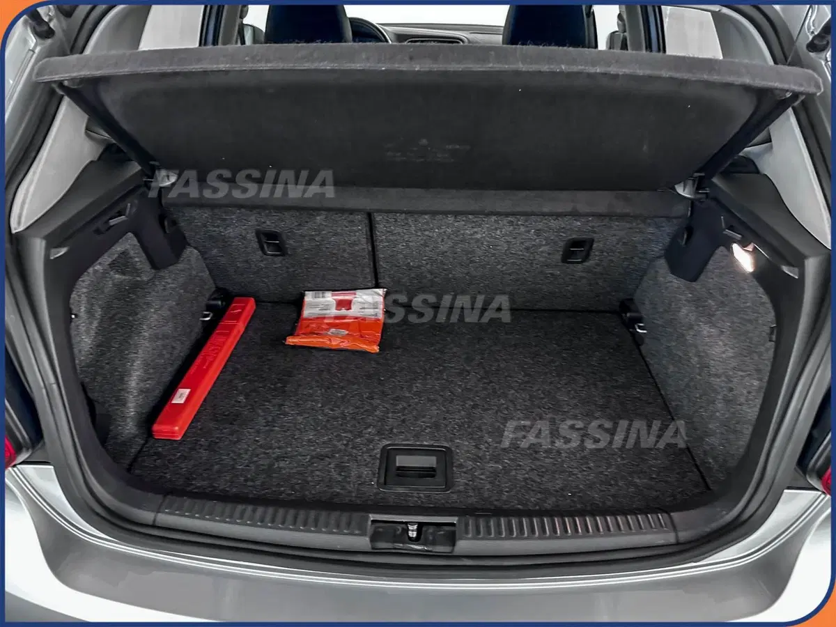 Volkswagen Polo usata a Milano (12)