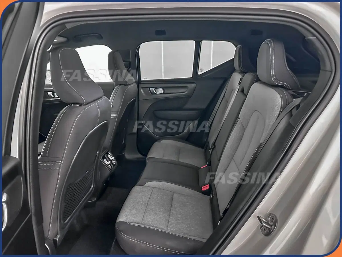 Volvo XC40 usata a Milano (10)