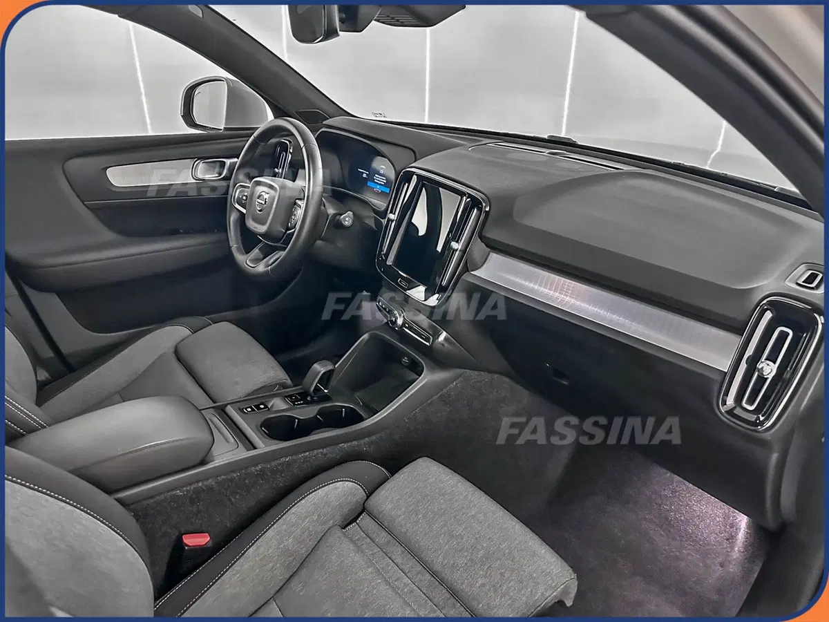 Volvo XC40 usata a Milano (12)