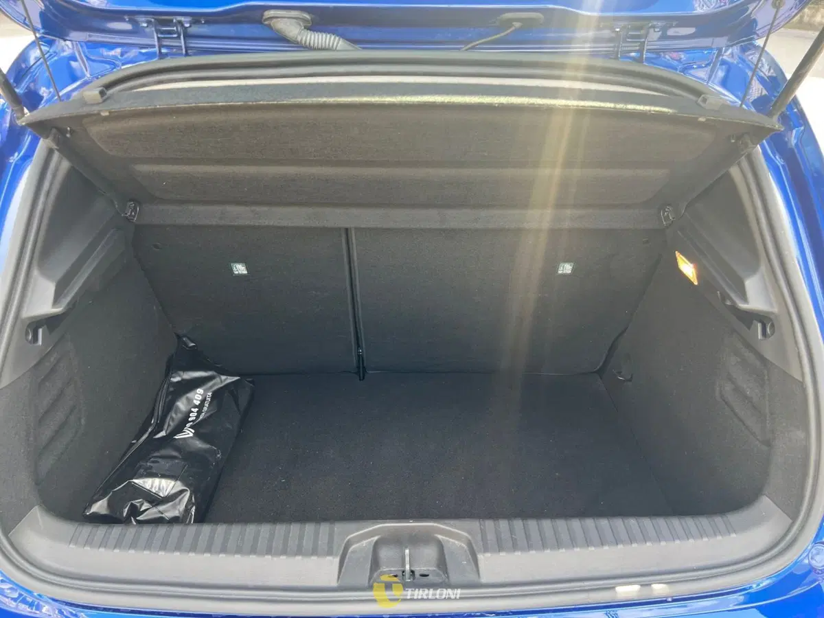 Renault Clio usata a Milano (17)
