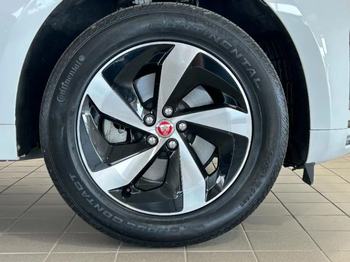 Jaguar F-Pace usata a Venezia (10)