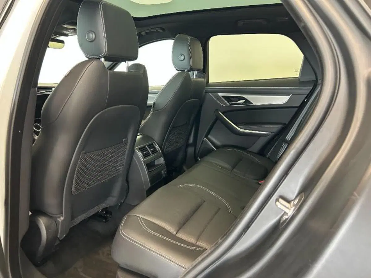 Jaguar F-Pace usata a Venezia (14)