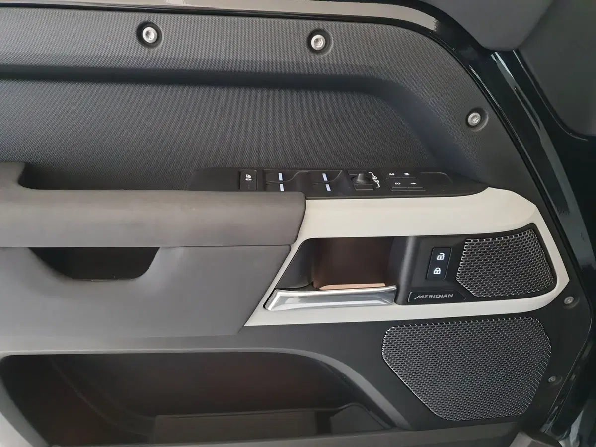 Land Rover Defender usata a Monza e Brianza (19)