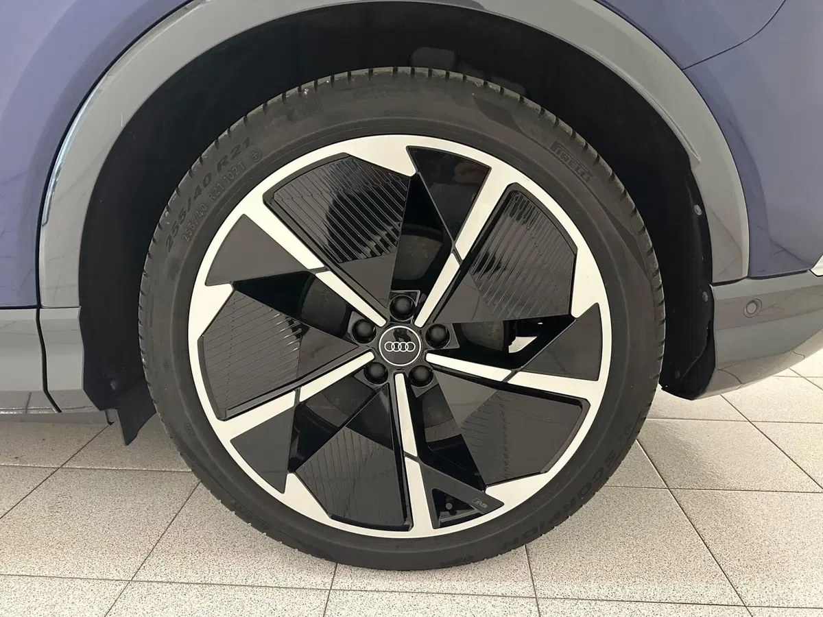 Audi Q4 usata a Novara (9)