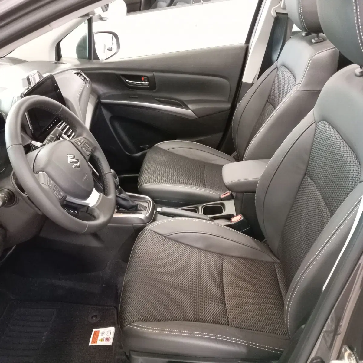 Suzuki S-Cross nuova a Chieti (12)