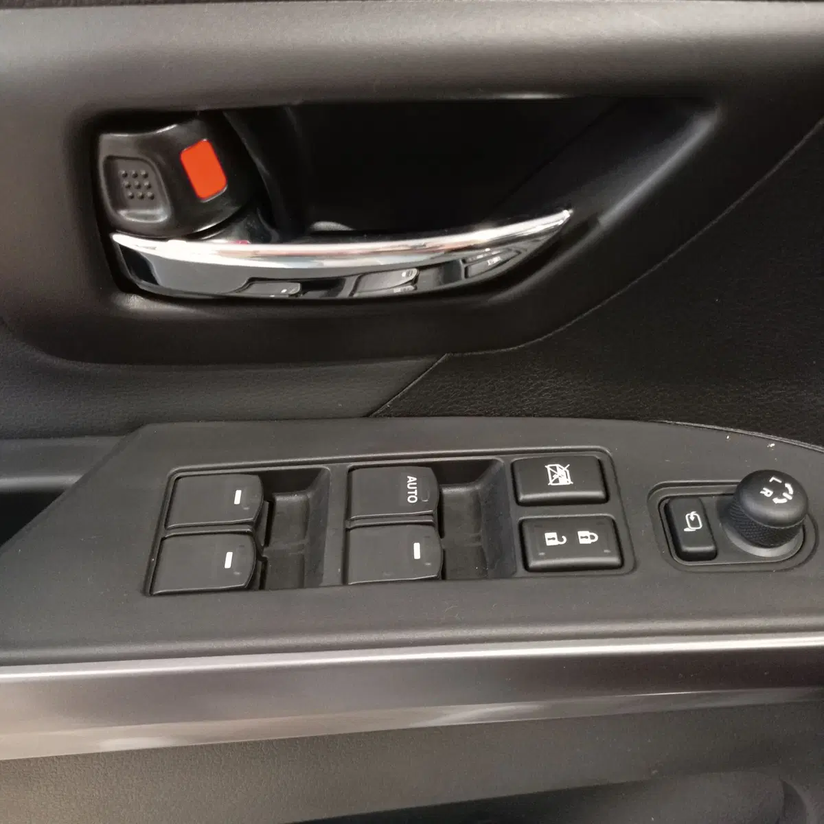 Suzuki S-Cross nuova a Chieti (5)