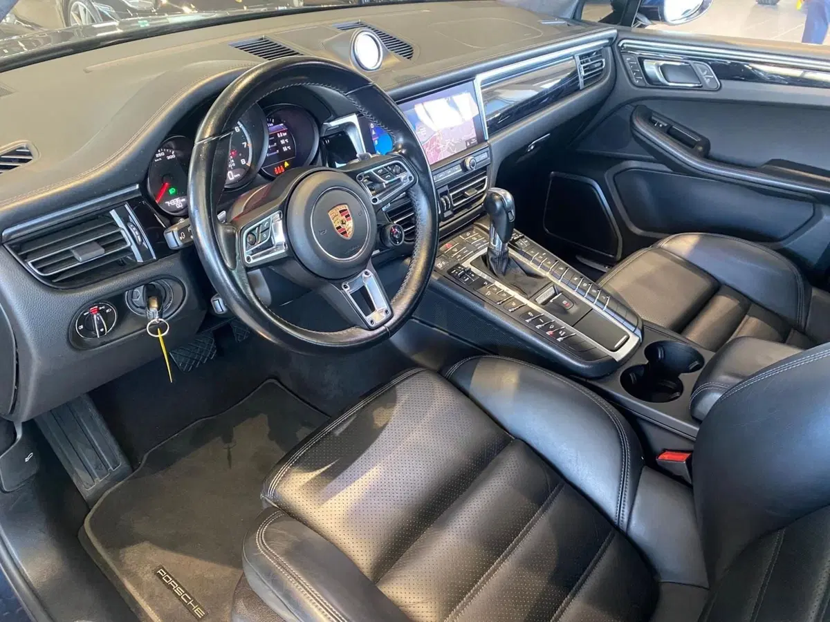 Porsche Macan usata a Firenze (15)