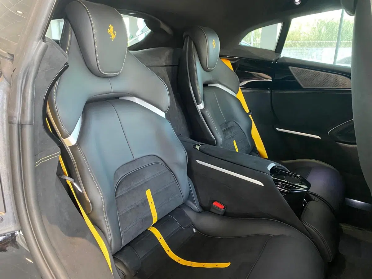 Ferrari Purosangue usata a Firenze (10)