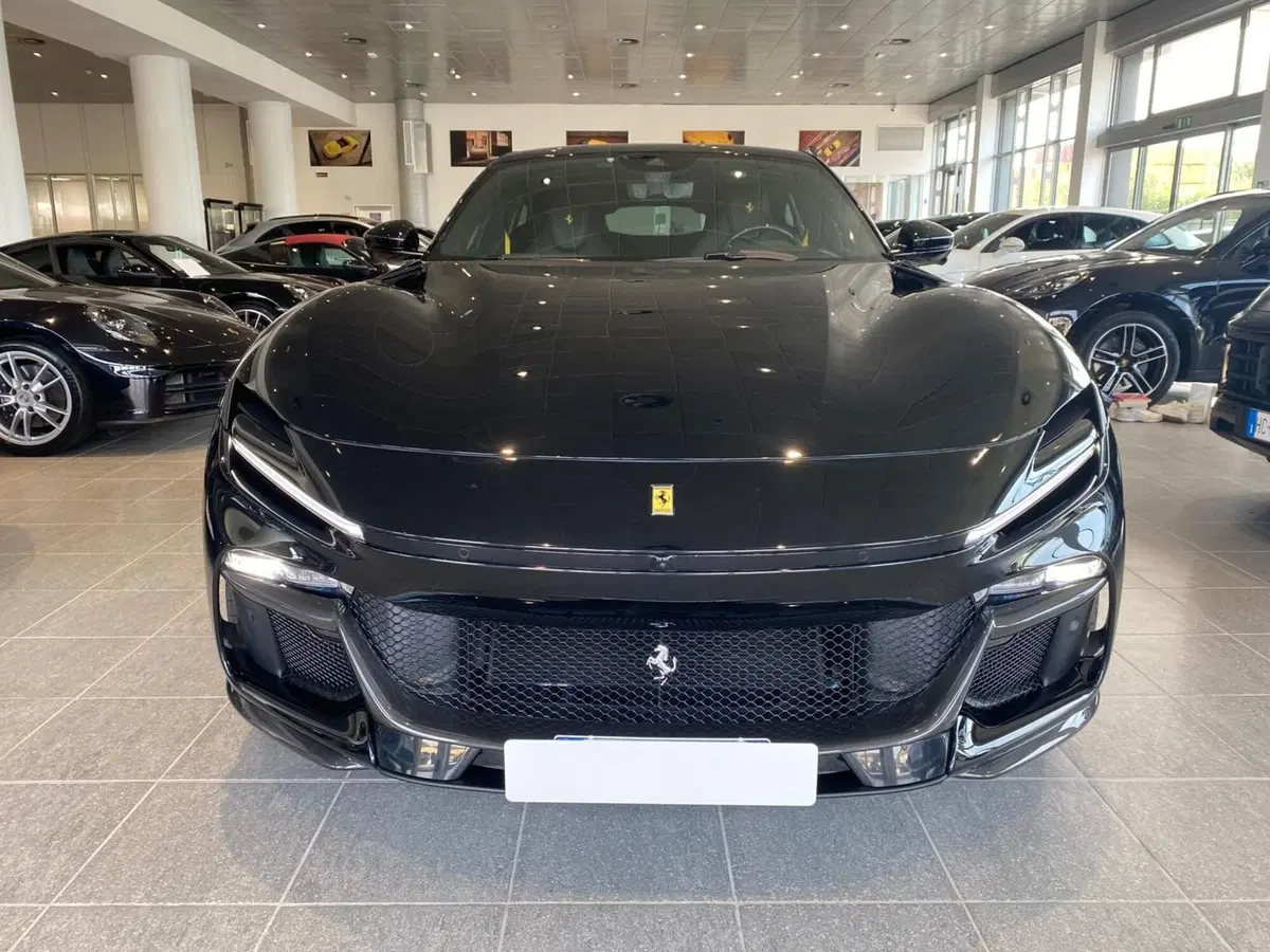 Ferrari Purosangue usata a Firenze (2)