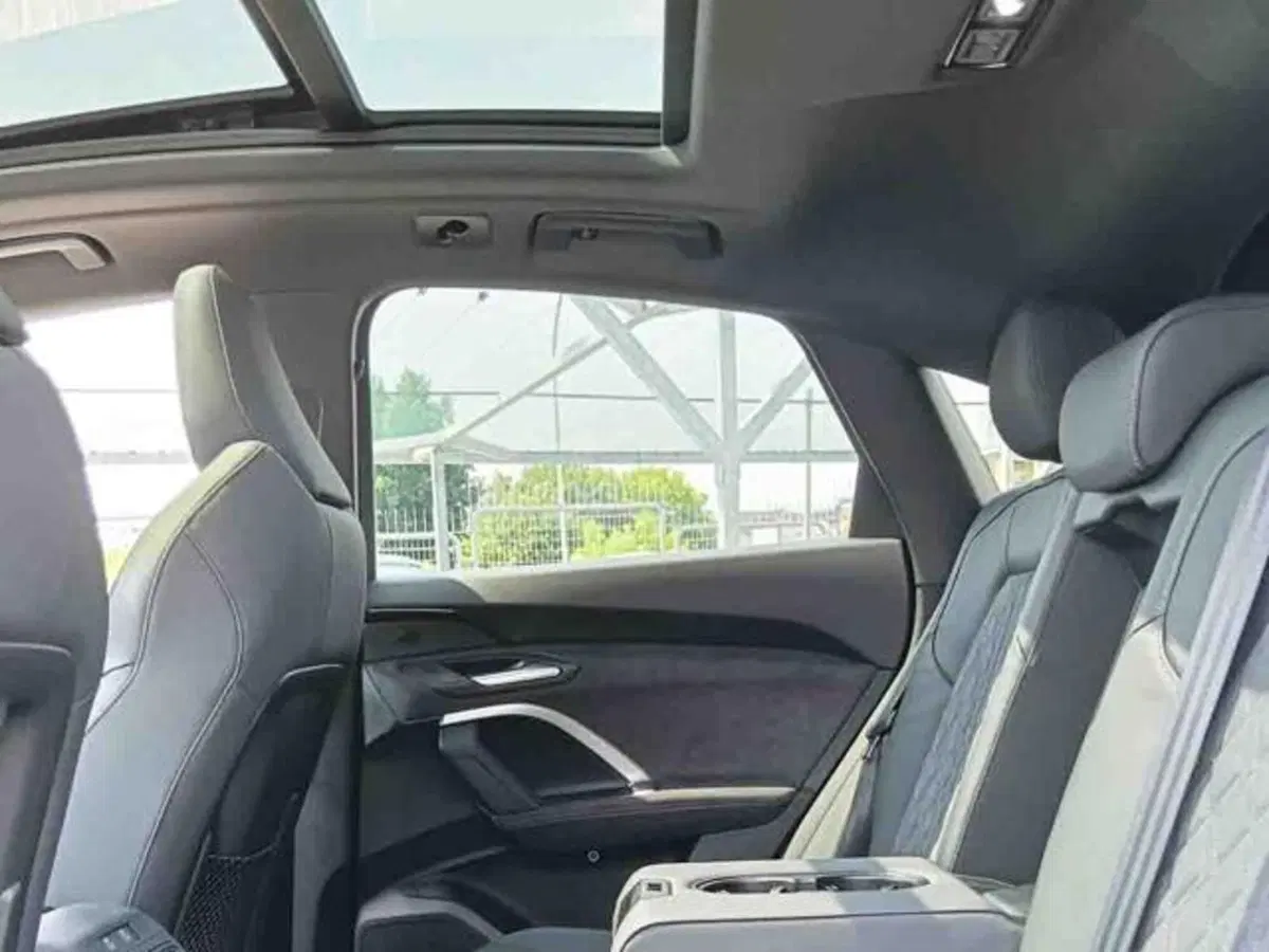 Audi Q5 Sportback nuova a Torino (11)