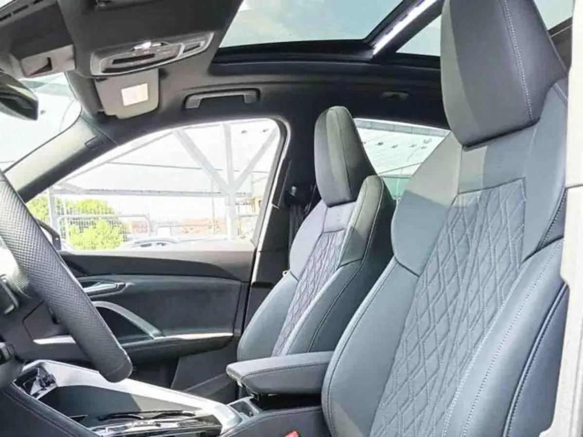 Audi Q5 Sportback nuova a Torino (9)