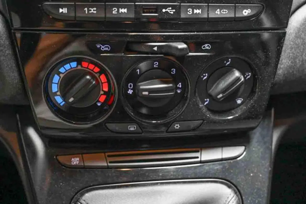 Lancia Ypsilon usata a Torino (13)