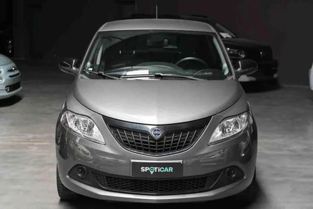 Lancia Ypsilon usata a Torino (15)