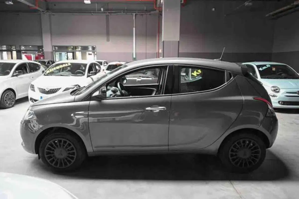 Lancia Ypsilon usata a Torino (18)