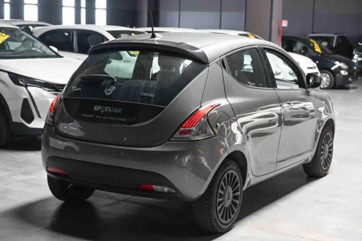 Lancia Ypsilon usata a Torino (3)