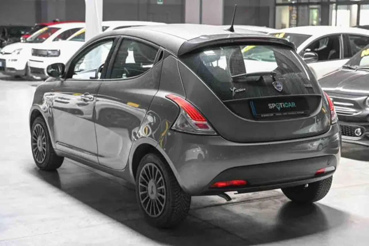 Lancia Ypsilon usata a Torino (4)