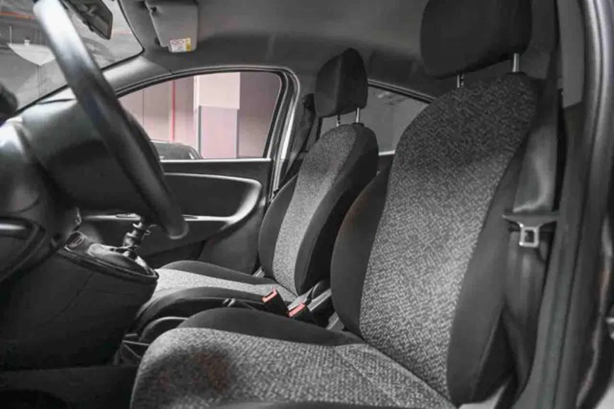 Lancia Ypsilon usata a Torino (9)