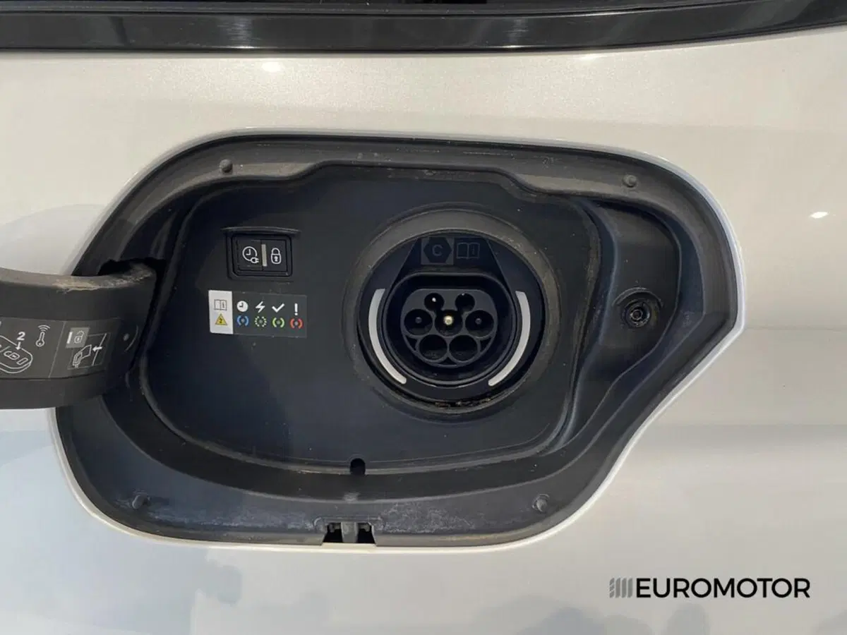 Peugeot 308 SW usata a Bari (14)
