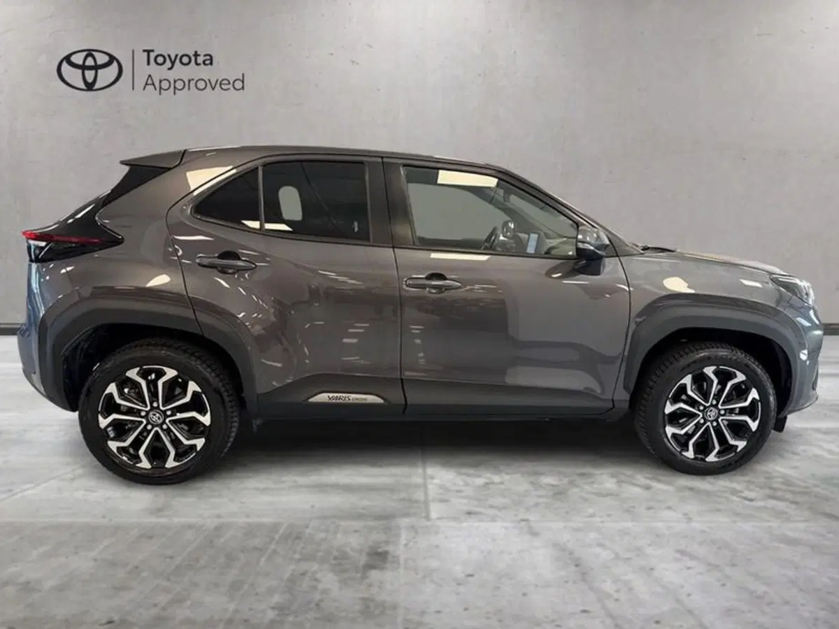 Toyota Yaris Cross usata a Prato (5)