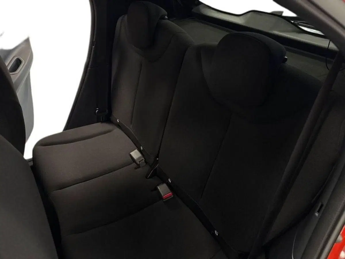 Toyota Aygo X usata a Prato (17)