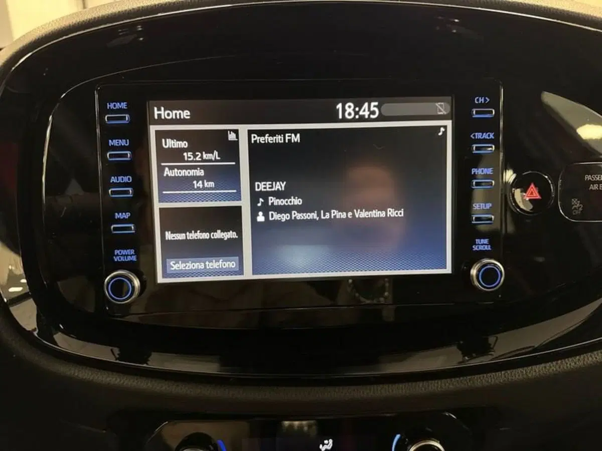 Toyota Aygo X usata a Prato (18)