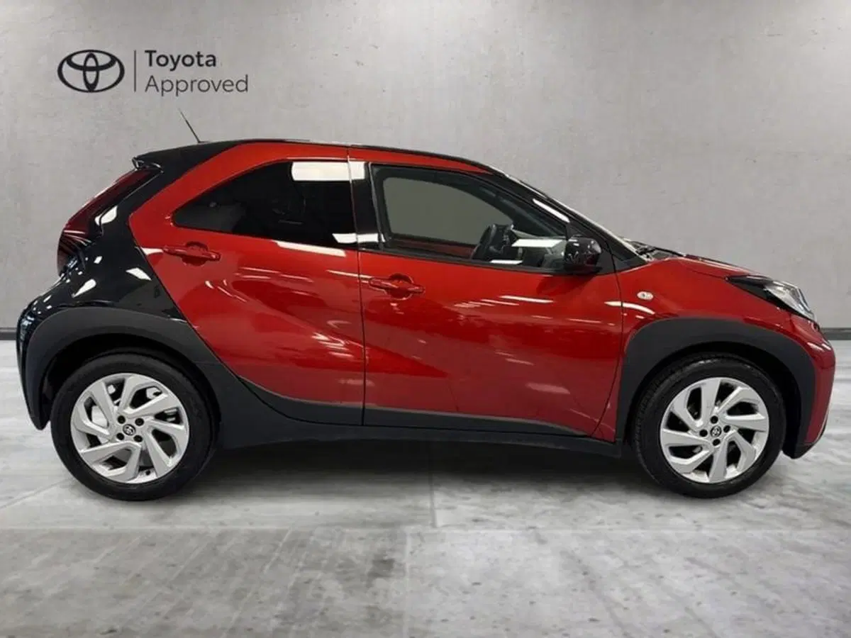 Toyota Aygo X usata a Prato (5)