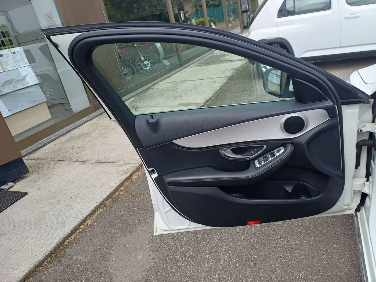 Mercedes-Benz Classe C usata a Vercelli (8)