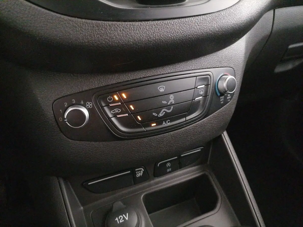 Ford Transit Courier usata a Roma (13)