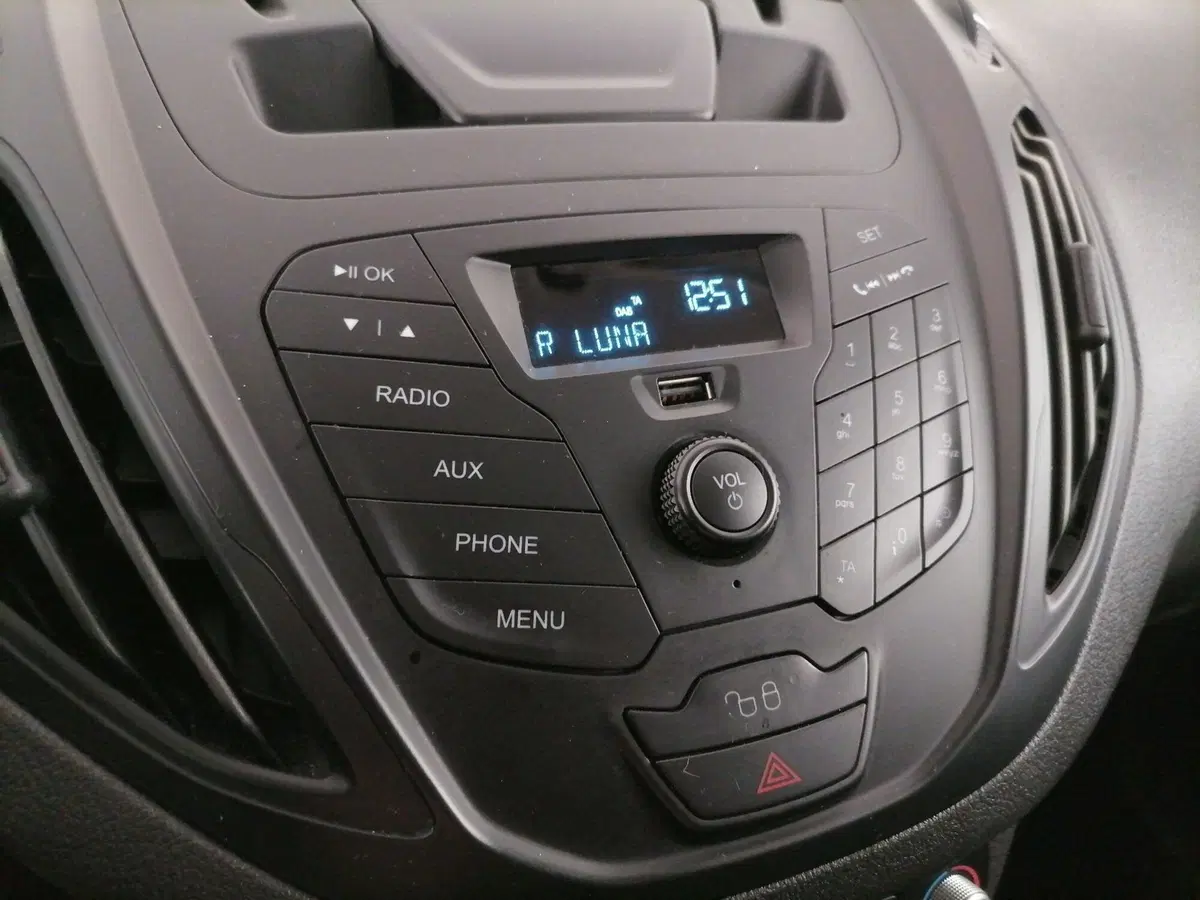 Ford Transit Courier usata a Roma (14)