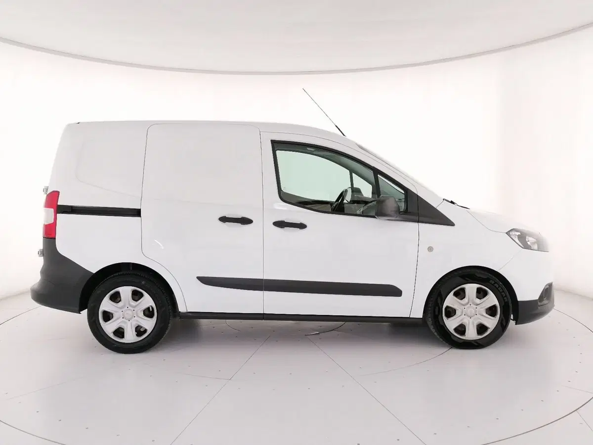 Ford Transit Courier usata a Roma (3)