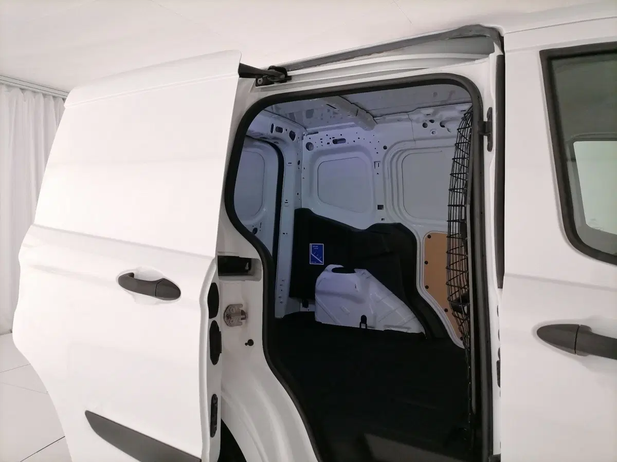 Ford Transit Courier usata a Roma (8)