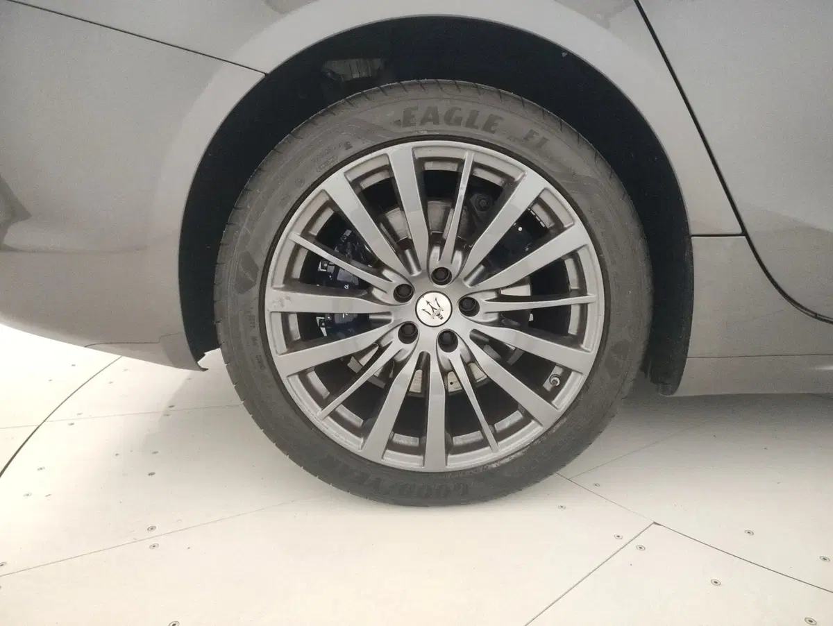 Maserati Ghibli usata a Alessandria (13)