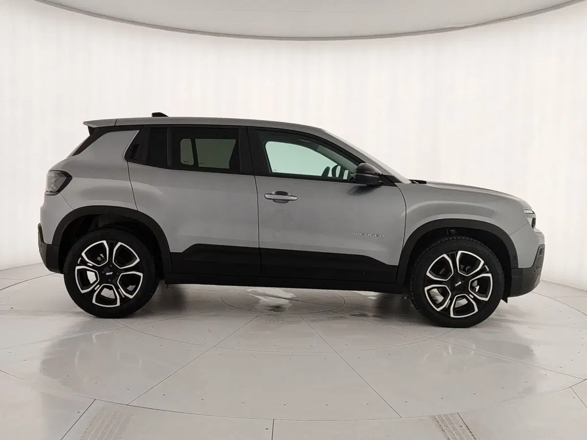 Jeep Avenger usata a Caserta (7)
