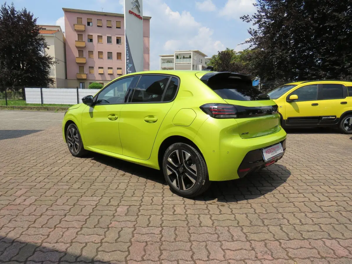 Peugeot 208 nuova a Monza e Brianza (11)