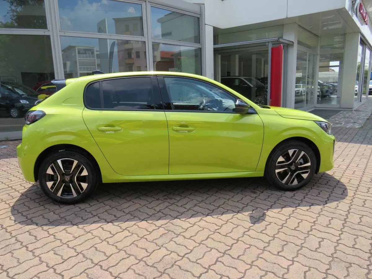Peugeot 208 nuova a Monza e Brianza (2)