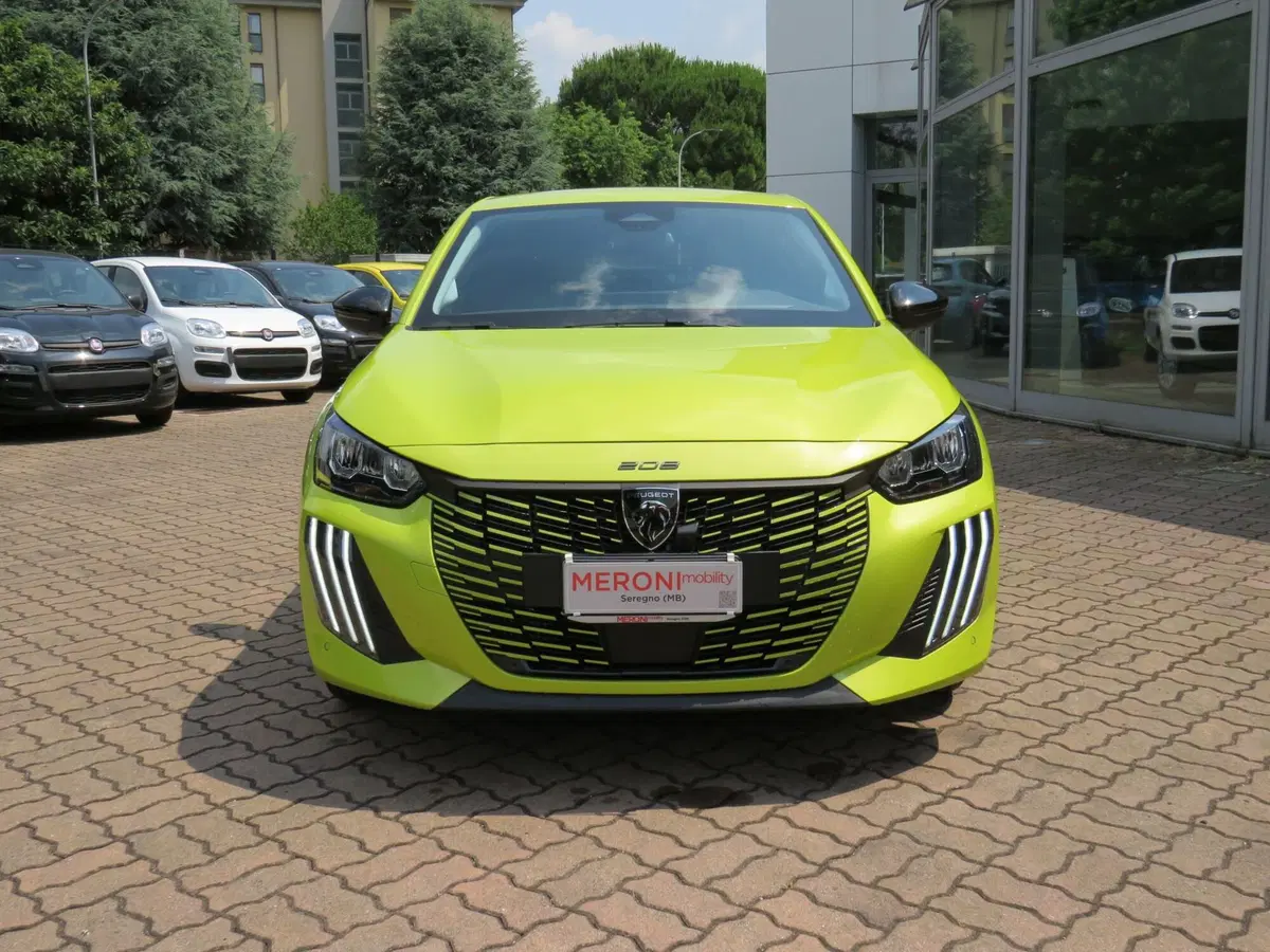 Peugeot 208 nuova a Monza e Brianza (8)