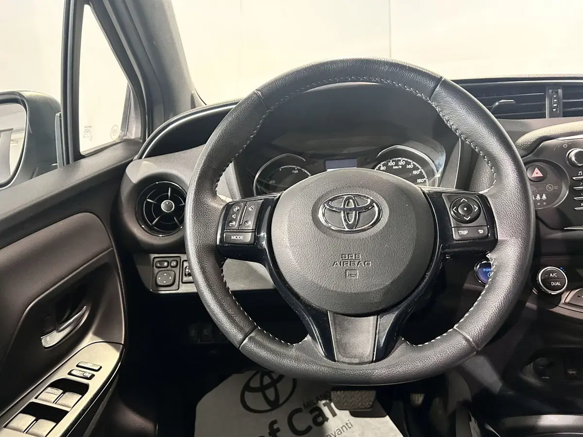 Toyota Yaris usata a Milano (15)