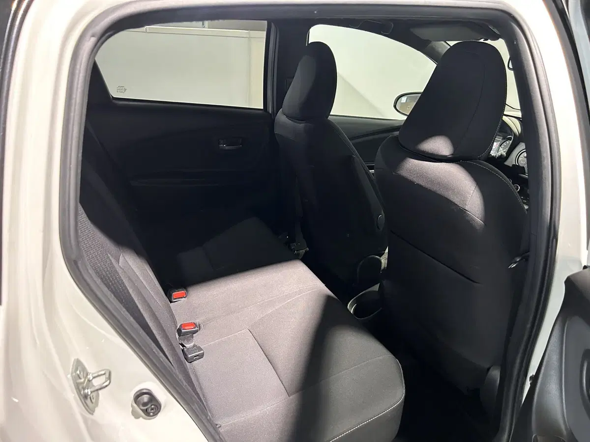 Toyota Yaris usata a Milano (16)